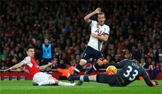 何对他的怀 何对他的怀