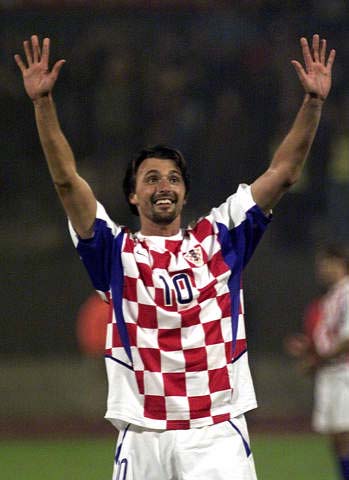 LPL春季赛今日首发名单：三场比赛开打